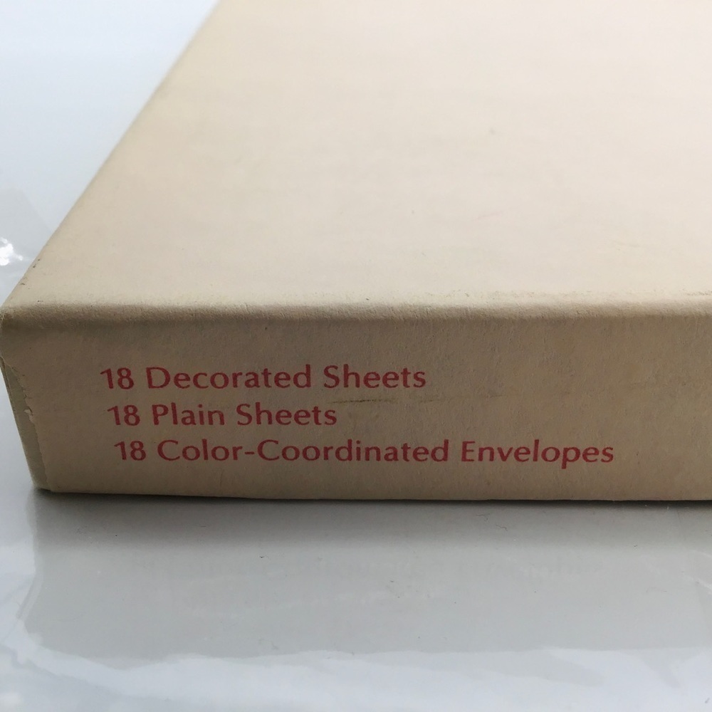 VINTAGE Scented HALLMARK Boxed Stationery Set Floral Complete 54 Pieces - Picture 3 of 11